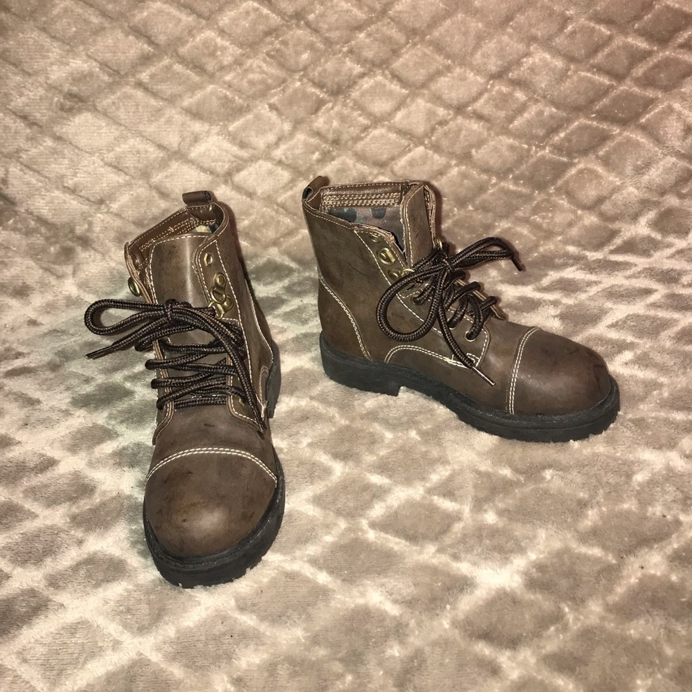 Rugged Outback boots - Picture 6 of 8